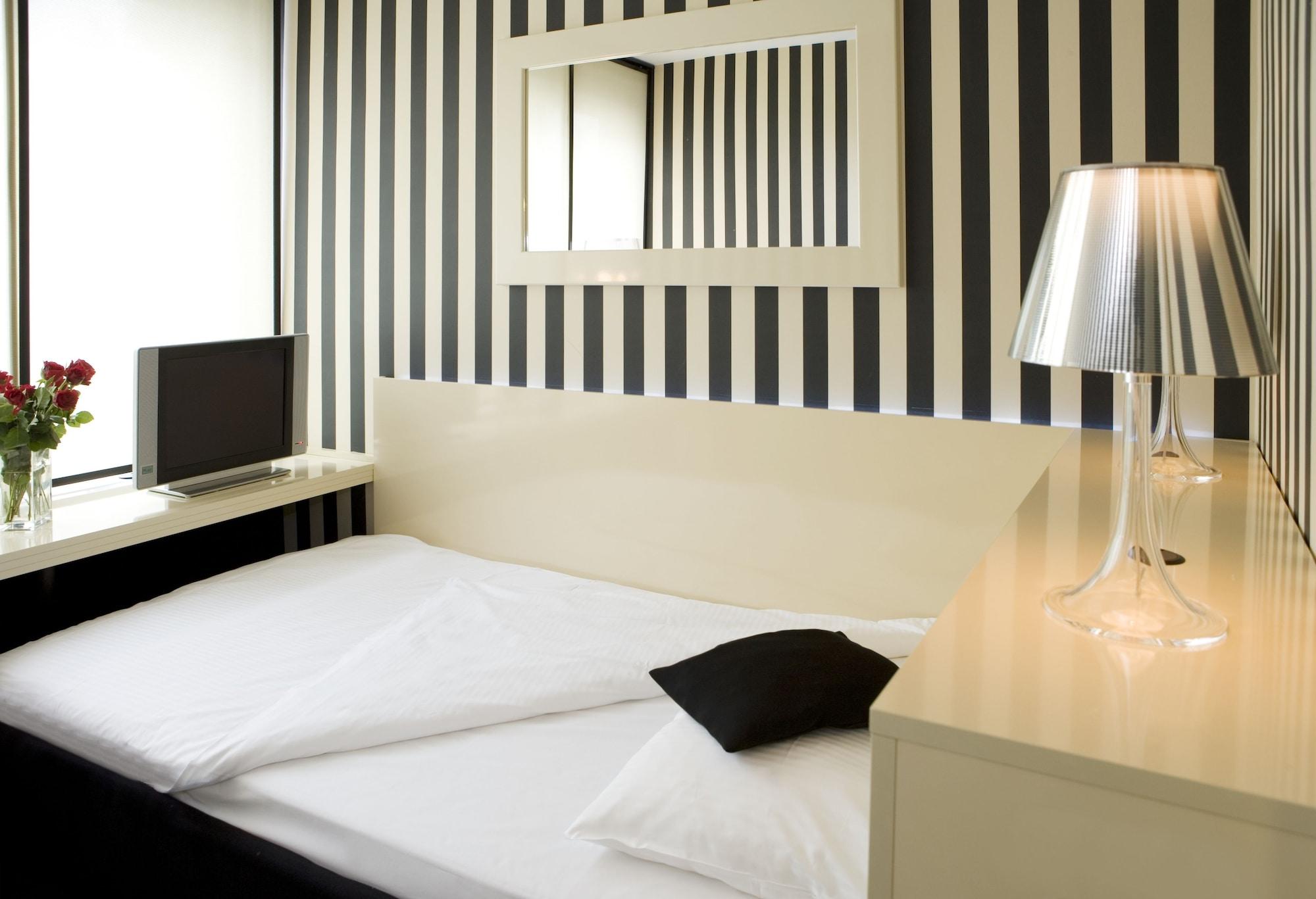 Relexa Hotel Bellevue An Der Alster Hamburg Bagian luar foto