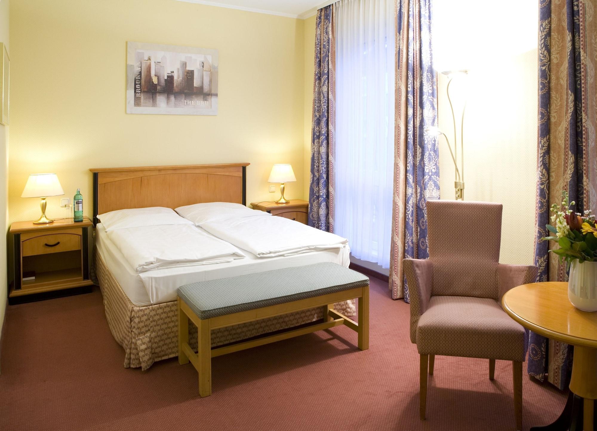 Relexa Hotel Bellevue An Der Alster Hamburg Bagian luar foto