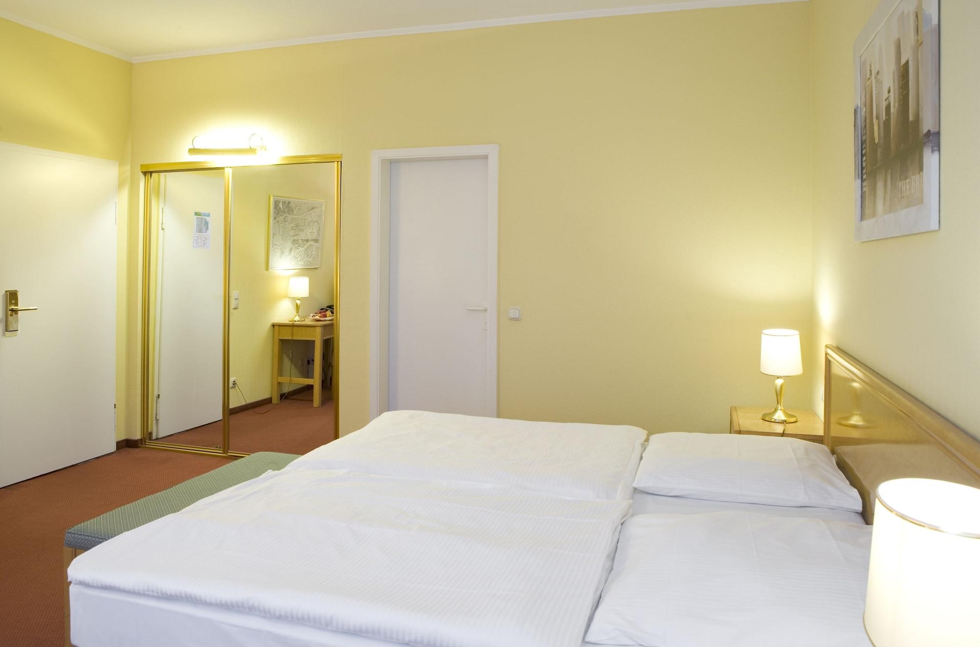 Relexa Hotel Bellevue An Der Alster Hamburg Bagian luar foto