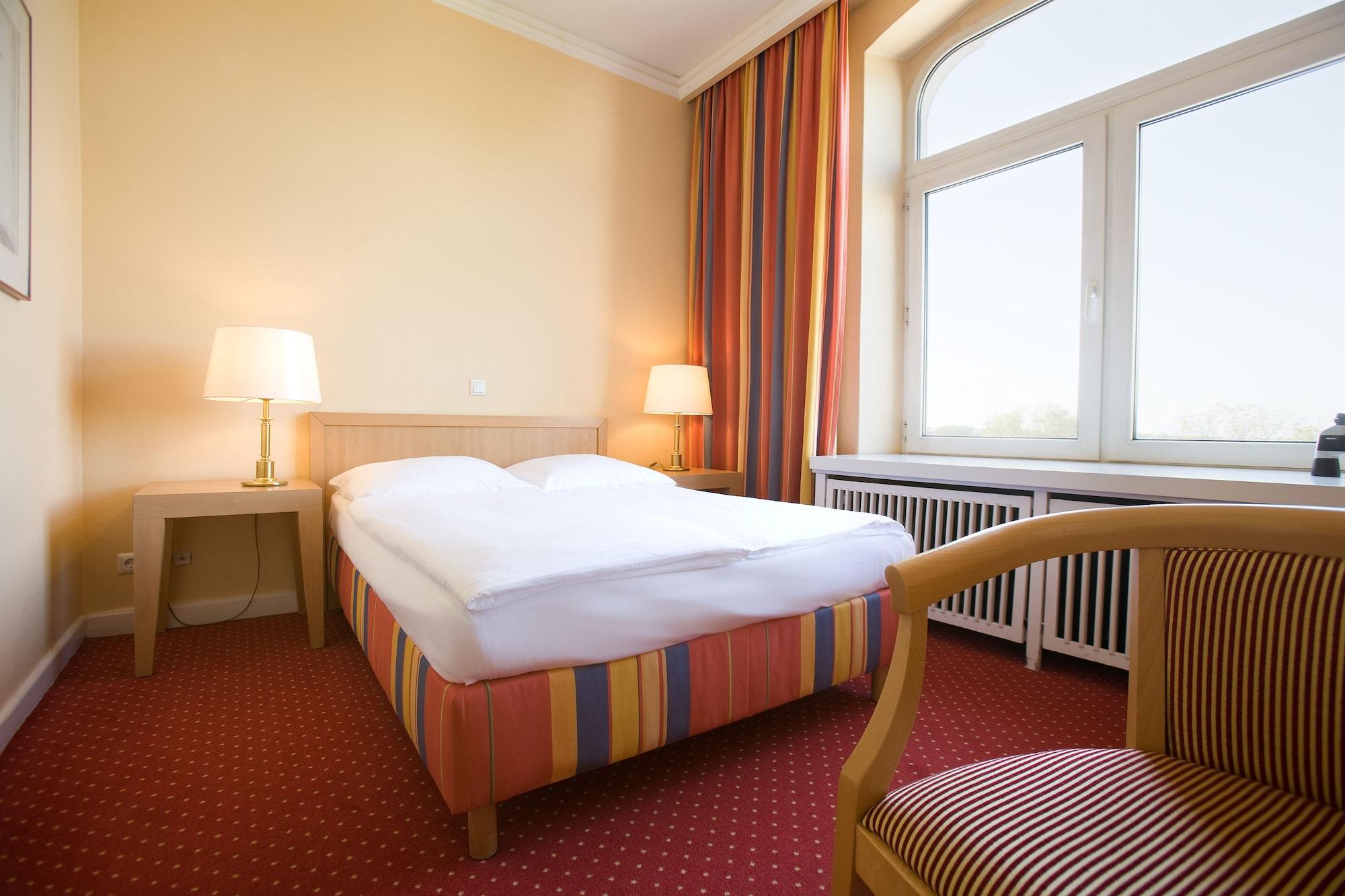 Relexa Hotel Bellevue An Der Alster Hamburg Ruang foto