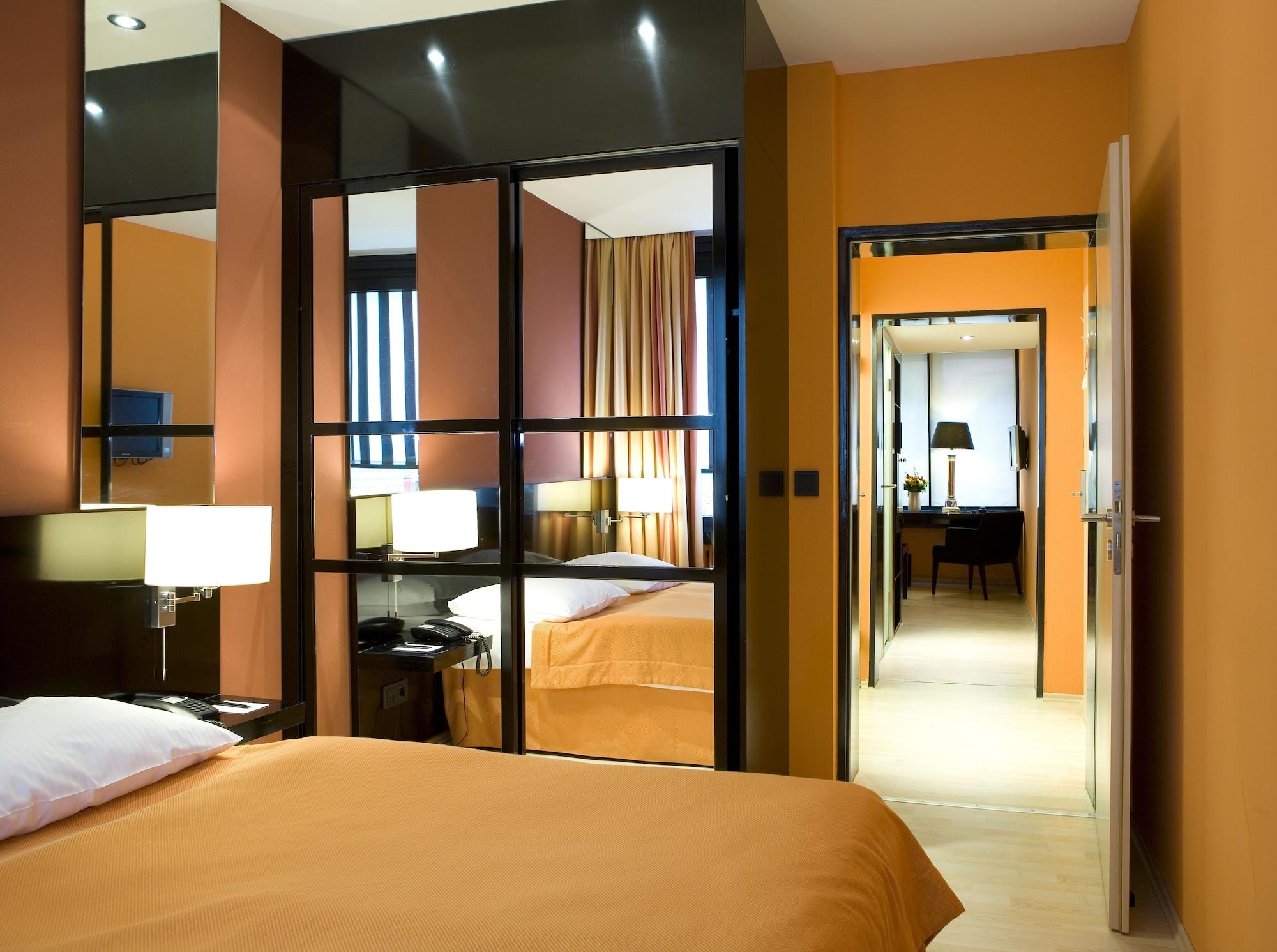 Relexa Hotel Bellevue An Der Alster Hamburg Bagian luar foto