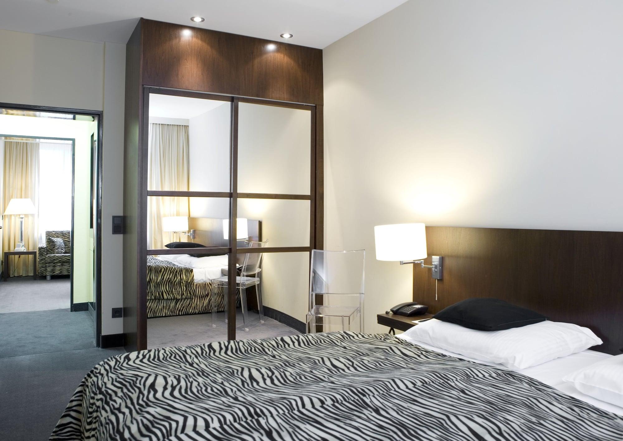 Relexa Hotel Bellevue An Der Alster Hamburg Bagian luar foto