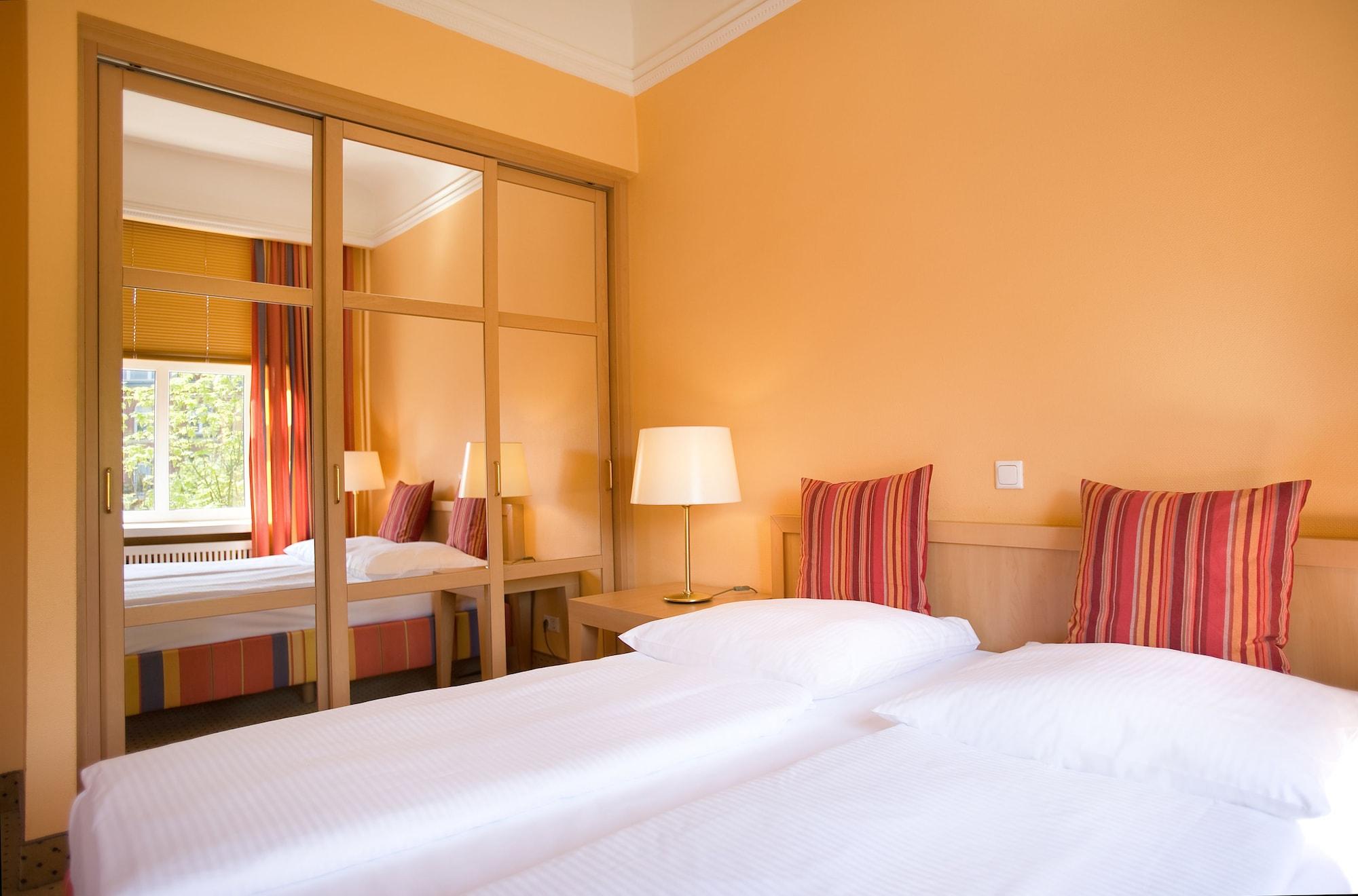 Relexa Hotel Bellevue An Der Alster Hamburg Bagian luar foto