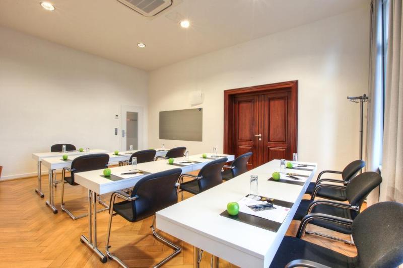 Relexa Hotel Bellevue An Der Alster Hamburg Bagian luar foto