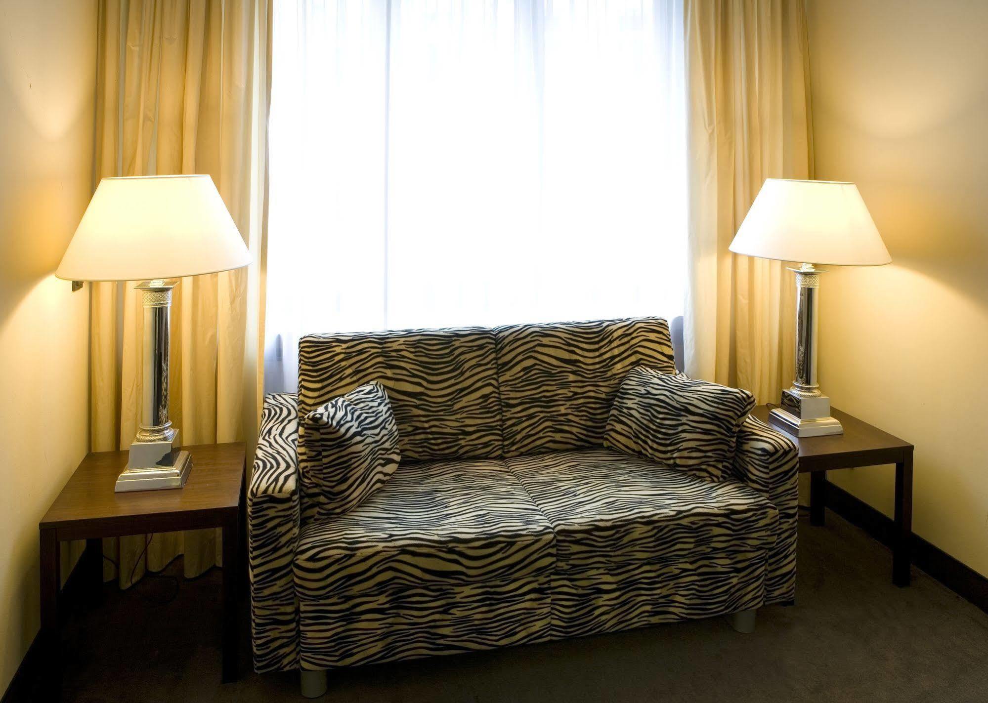 Relexa Hotel Bellevue An Der Alster Hamburg Bagian luar foto