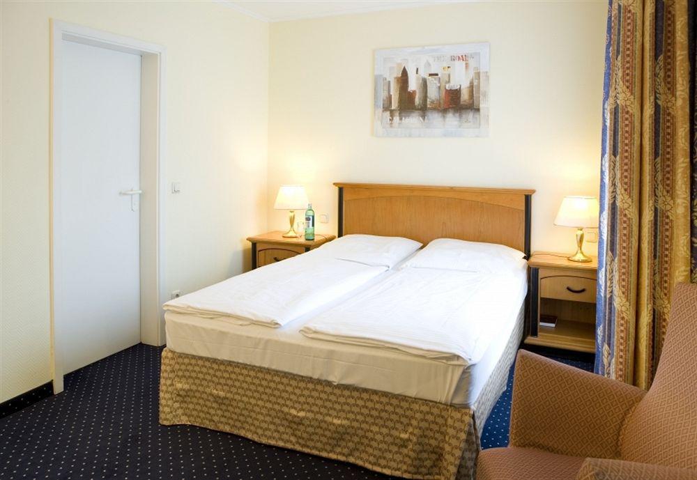 Relexa Hotel Bellevue An Der Alster Hamburg Bagian luar foto